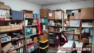 Shoplyfter Audrey Royal